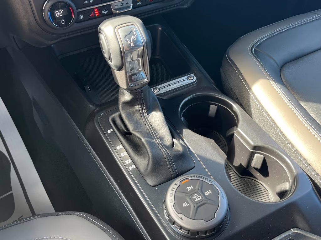 2026 Avalanche Ford Bronco Outer Banks 4X4 SUV