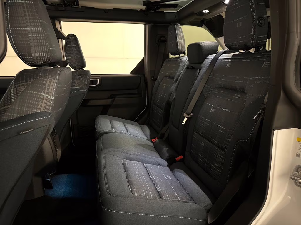 2026 Oxford White Ford Bronco Heritage Edition 4X4 SUV