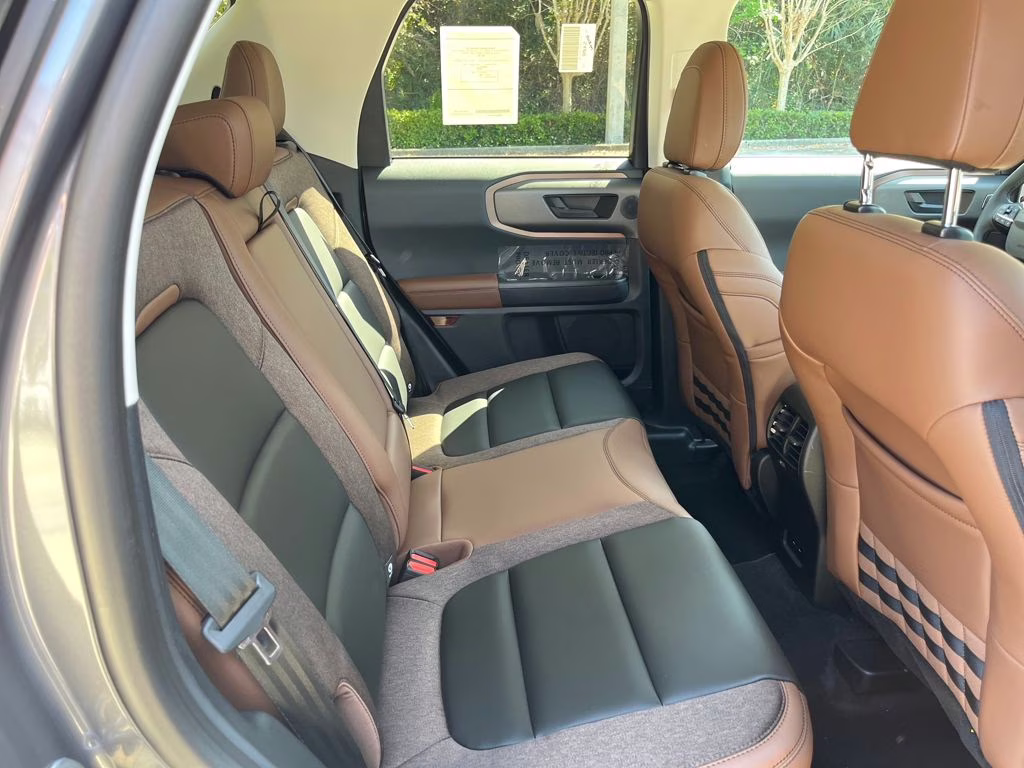 2026 Gray Metallic Ford Bronco Sport Outer Banks 4X4 SUV