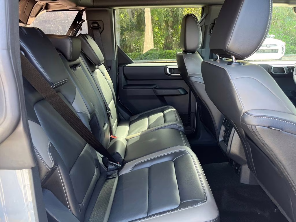 2026 Avalanche Ford Bronco Outer Banks 4X4 SUV