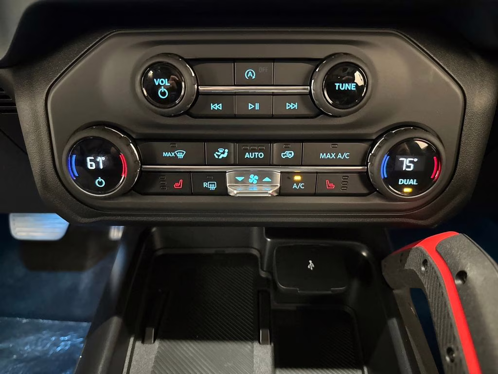 2026 Oxford White Ford Bronco Heritage Edition 4X4 SUV