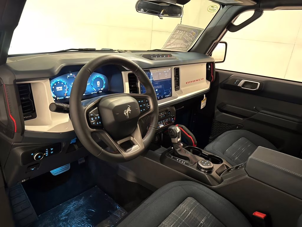 2026 Oxford White Ford Bronco Heritage Edition 4X4 SUV