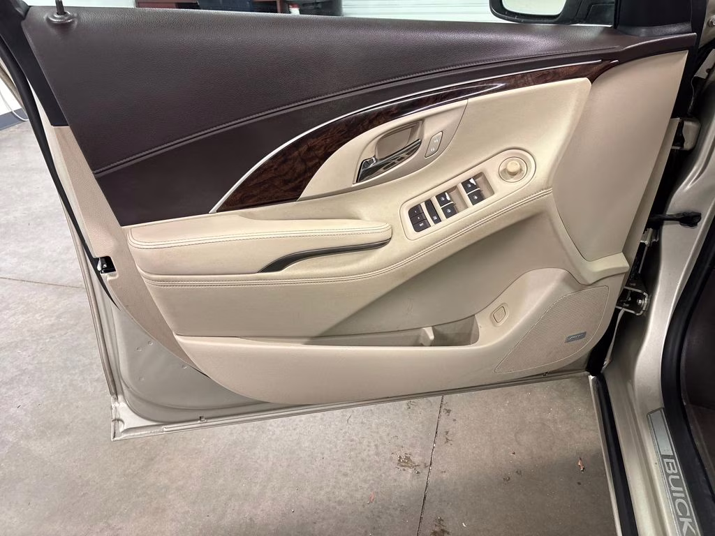 2016 Sparkling Silver Metallic Buick LaCrosse Premium I Group FWD Sedan