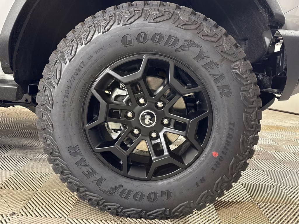 2026 Avalanche Gray Ford Bronco Badlands 4X4 SUV