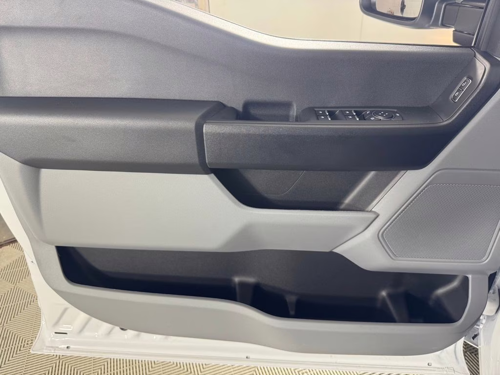 2026 Oxford White Ford Super Duty F-350 SRW XL 4X4 Truck