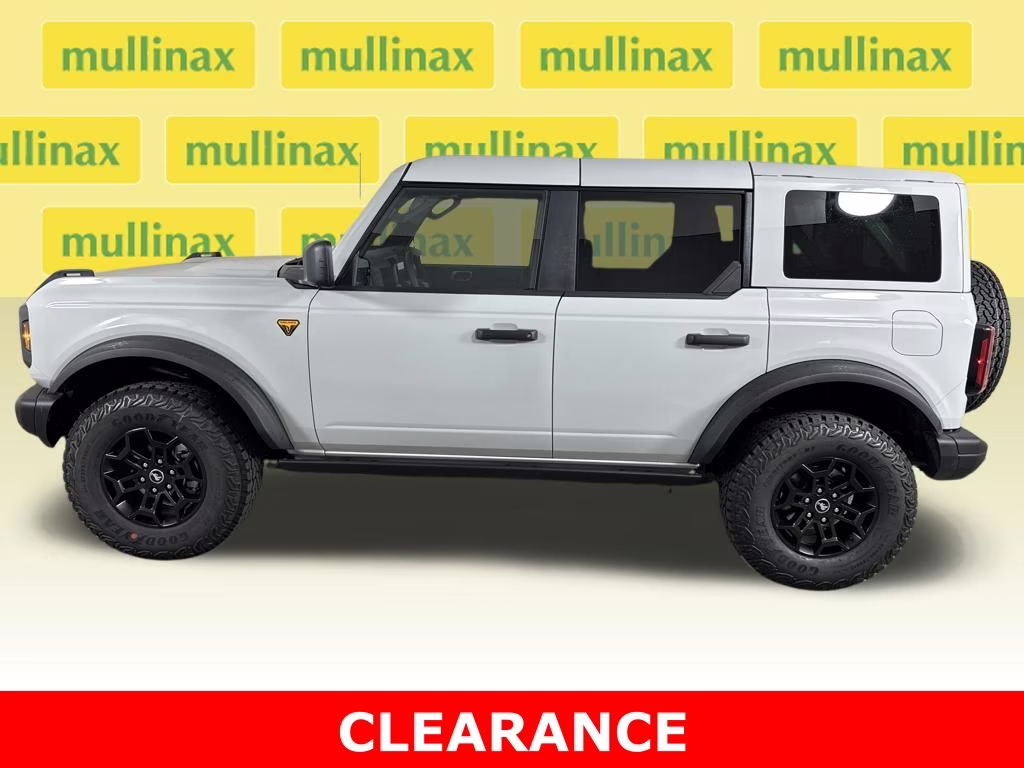 2026 Avalanche Gray Ford Bronco Badlands 4X4 SUV