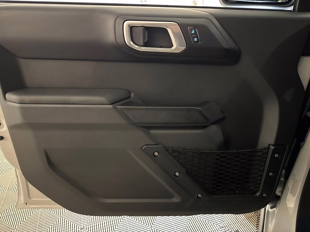 2026 Avalanche Gray Ford Bronco Badlands 4X4 SUV