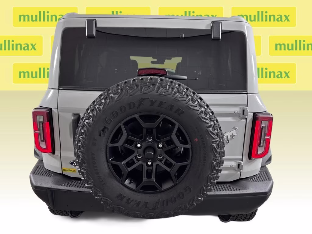 2026 Avalanche Gray Ford Bronco Badlands 4X4 SUV