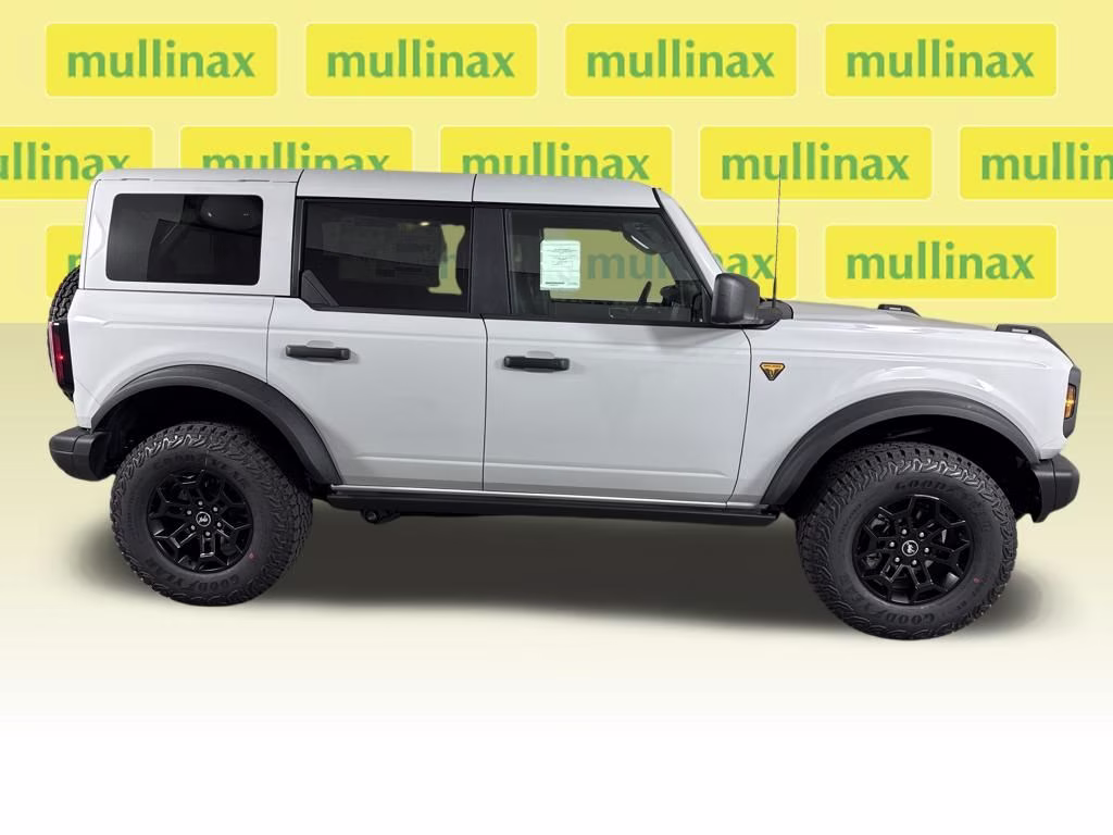 2026 Avalanche Gray Ford Bronco Badlands 4X4 SUV