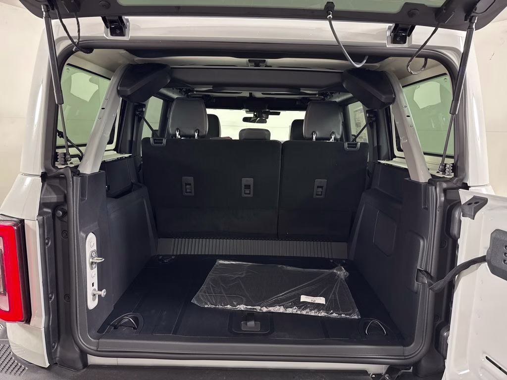 2026 Avalanche Gray Ford Bronco Badlands 4X4 SUV
