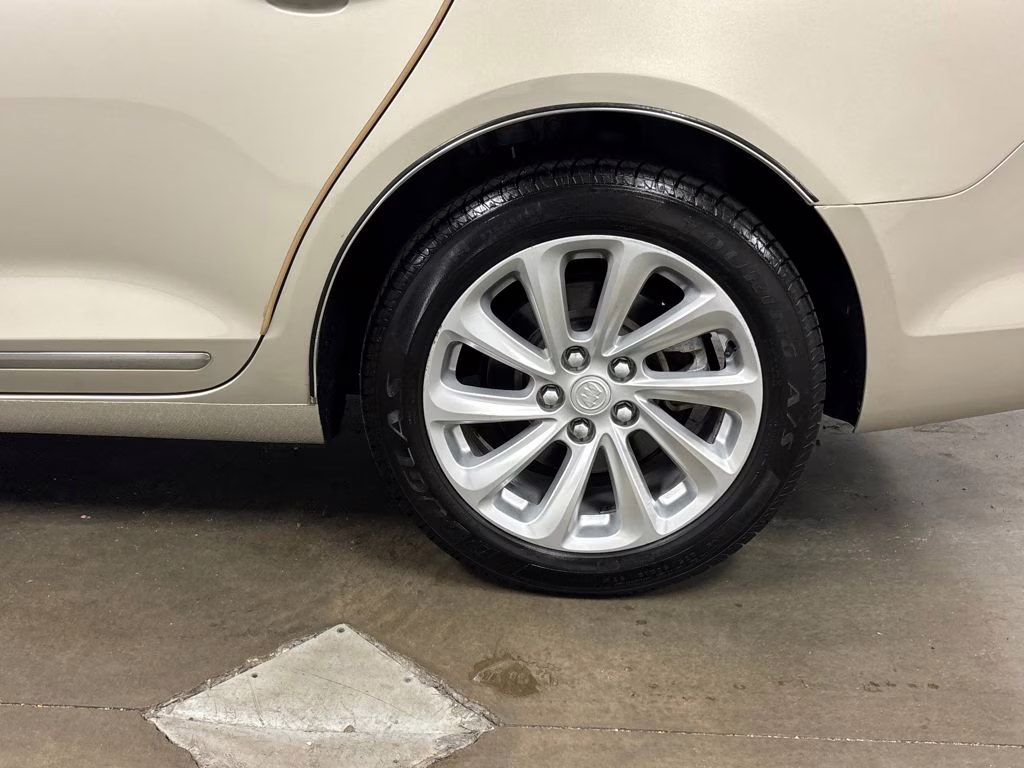 2016 Sparkling Silver Metallic Buick LaCrosse Premium I Group FWD Sedan