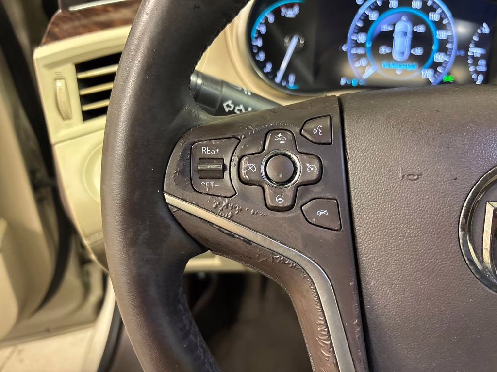 2016 Sparkling Silver Metallic Buick LaCrosse Premium I Group FWD Sedan