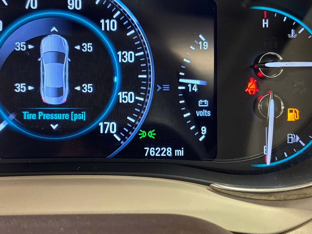 2016 Sparkling Silver Metallic Buick LaCrosse Premium I Group FWD Sedan