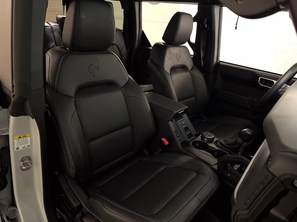 2026 Avalanche Gray Ford Bronco Badlands 4X4 SUV