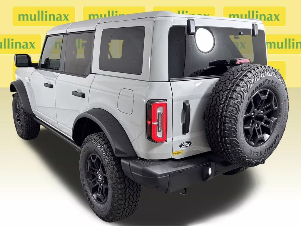 2026 Avalanche Gray Ford Bronco Badlands 4X4 SUV