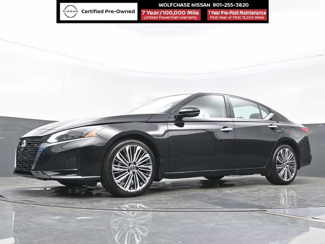 2025 Super Black Clearcoat Nissan Altima 2.5 SL FWD Sedan