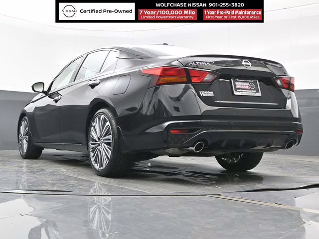 2025 Super Black Clearcoat Nissan Altima 2.5 SL FWD Sedan