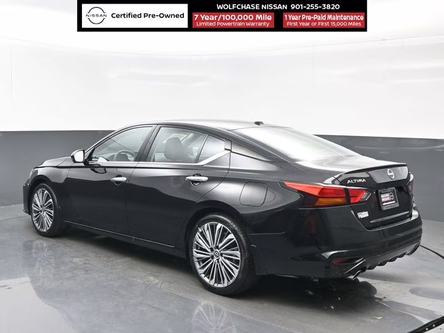 2025 Super Black Clearcoat Nissan Altima 2.5 SL FWD Sedan