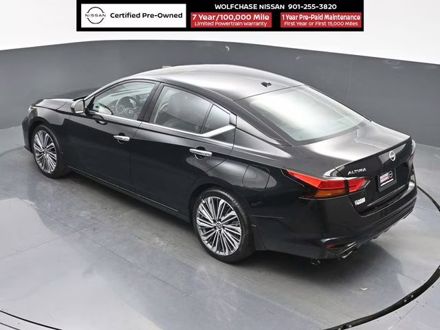 2025 Super Black Clearcoat Nissan Altima 2.5 SL FWD Sedan