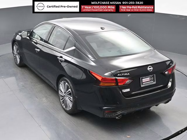 2025 Super Black Clearcoat Nissan Altima 2.5 SL FWD Sedan