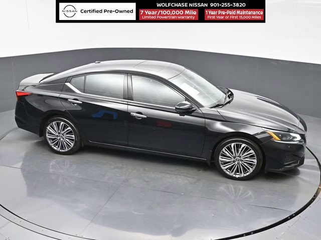2025 Super Black Clearcoat Nissan Altima 2.5 SL FWD Sedan
