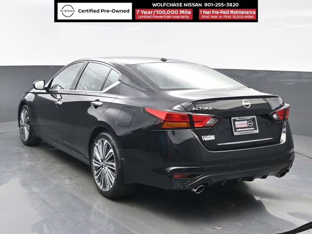 2025 Super Black Clearcoat Nissan Altima 2.5 SL FWD Sedan