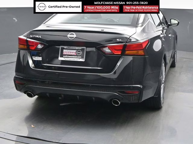 2025 Super Black Clearcoat Nissan Altima 2.5 SL FWD Sedan