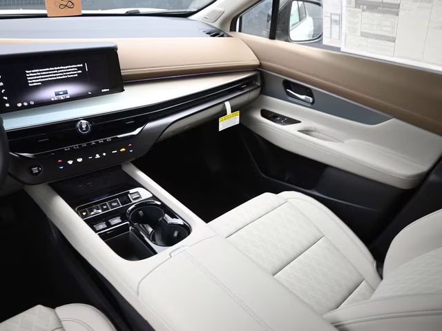 2026 Everest White Pearl Tricoat Nissan Murano Platinum AWD SUV