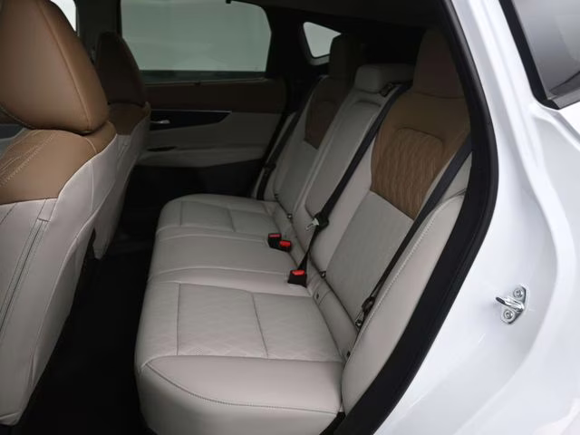 2026 Everest White Pearl Tricoat Nissan Murano Platinum AWD SUV
