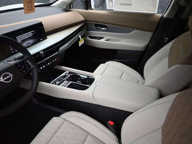2026 Everest White Pearl Tricoat Nissan Murano Platinum AWD SUV