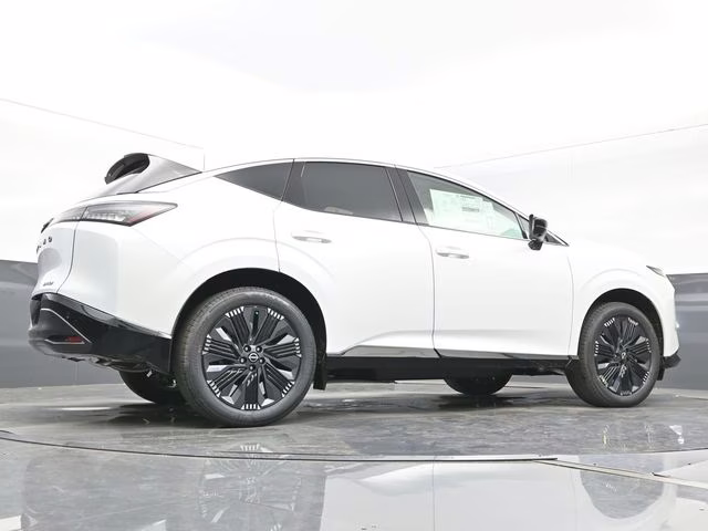 2026 Everest White Pearl Tricoat Nissan Murano Platinum AWD SUV