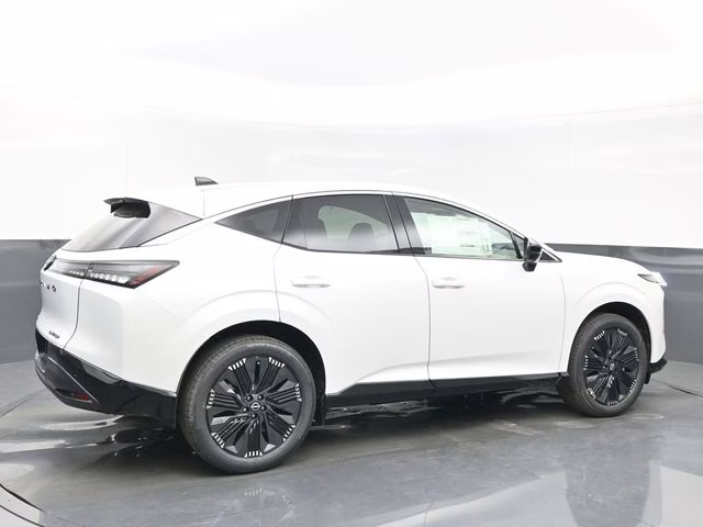 2026 Everest White Pearl Tricoat Nissan Murano Platinum AWD SUV