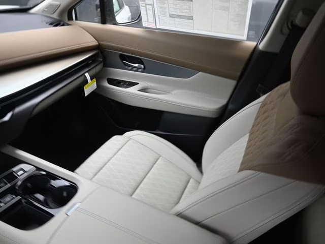 2026 Everest White Pearl Tricoat Nissan Murano Platinum AWD SUV