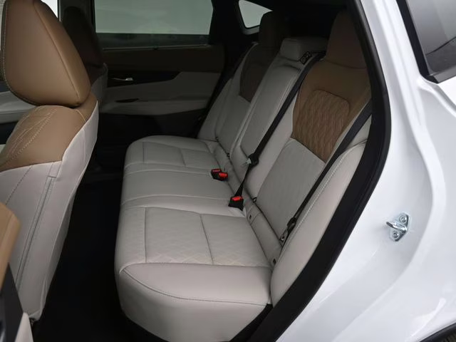 2026 Everest White Pearl Tricoat Nissan Murano Platinum AWD SUV