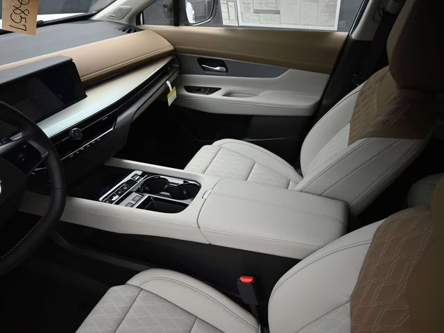 2026 Everest White Pearl Tricoat Nissan Murano Platinum AWD SUV