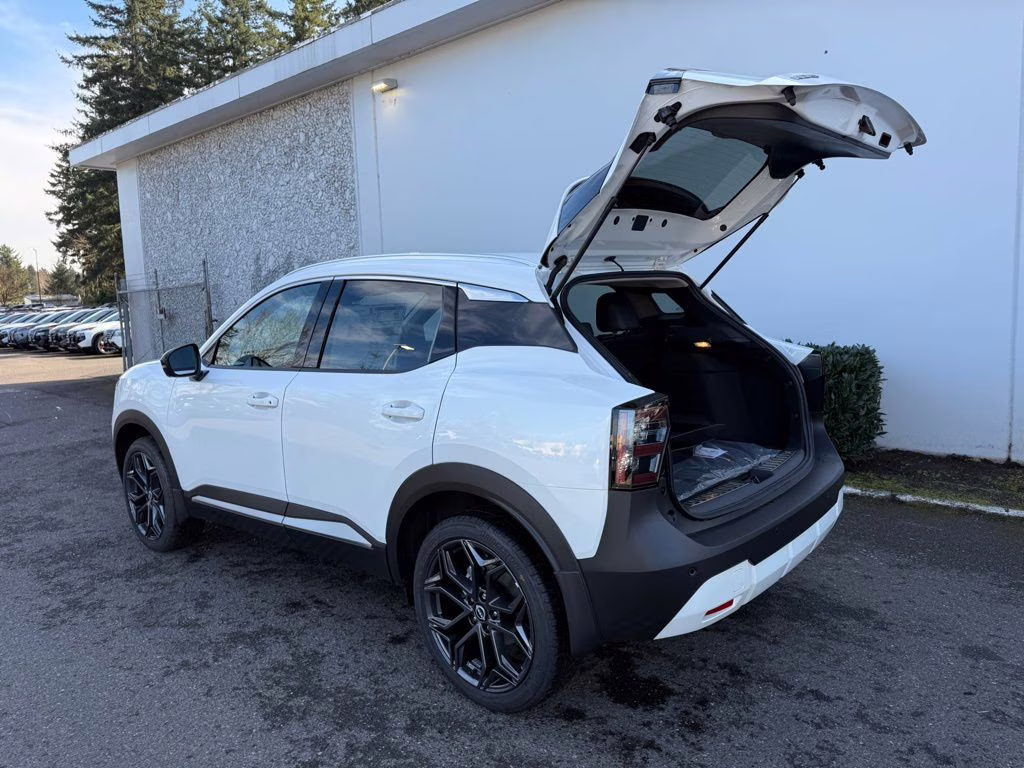 2026 Aspen White Tricoat Nissan Kicks SR AWD SUV