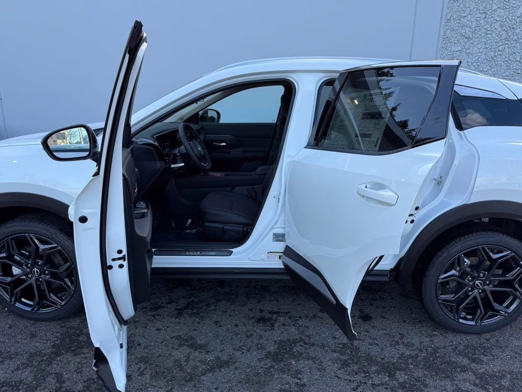 2026 Aspen White Tricoat Nissan Kicks SR AWD SUV