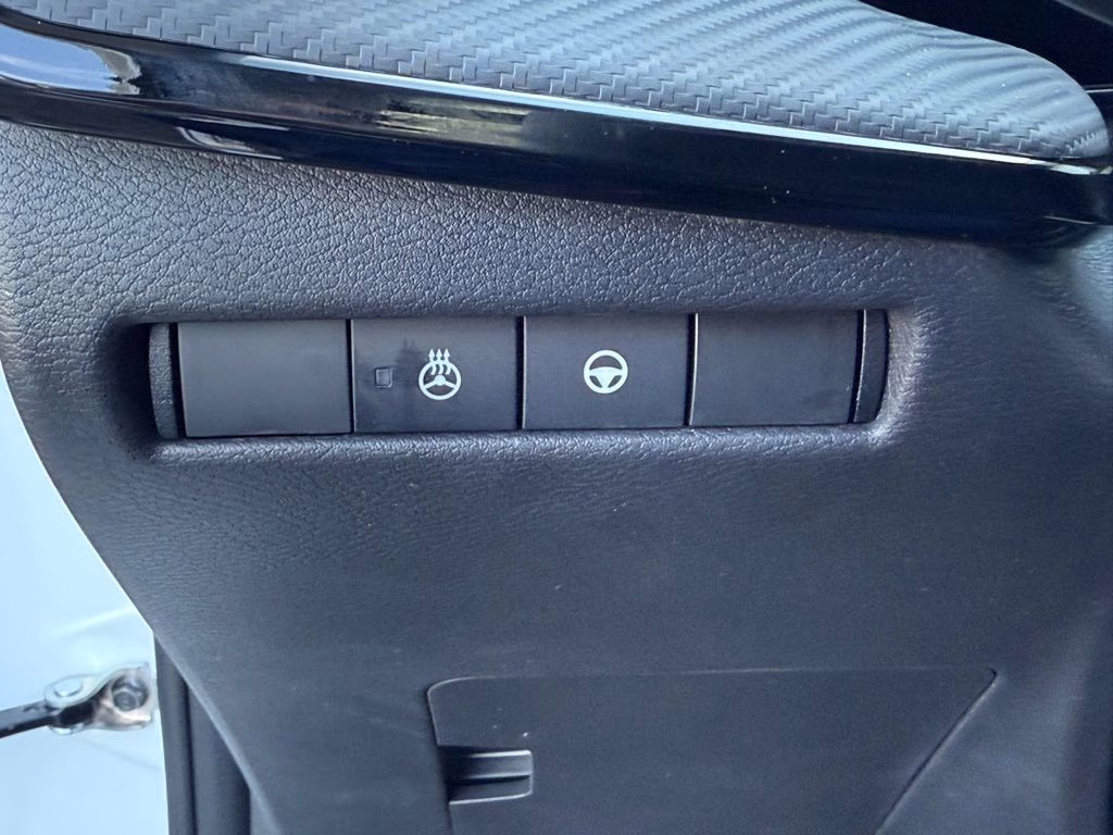 2026 Aspen White Tricoat Nissan Kicks SR AWD SUV