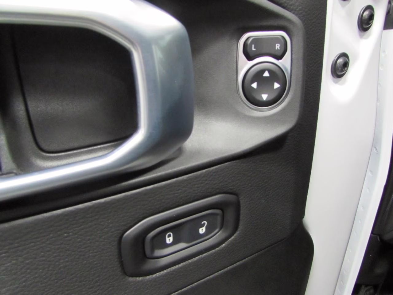 2026 Bright White Clearcoat Jeep Wrangler Rubicon 4X4 SUV