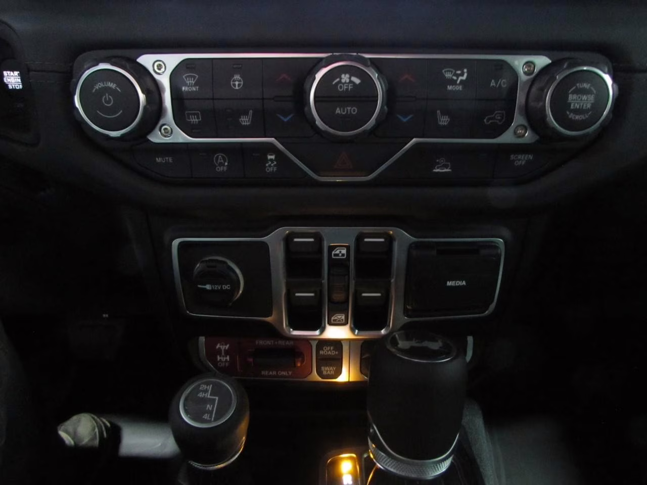 2026 Bright White Clearcoat Jeep Wrangler Rubicon 4X4 SUV