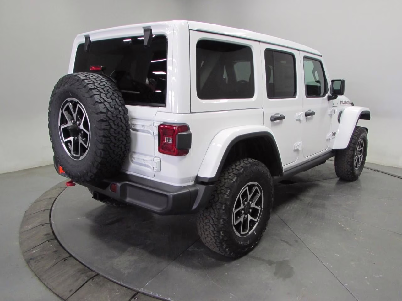 2026 Bright White Clearcoat Jeep Wrangler Rubicon 4X4 SUV