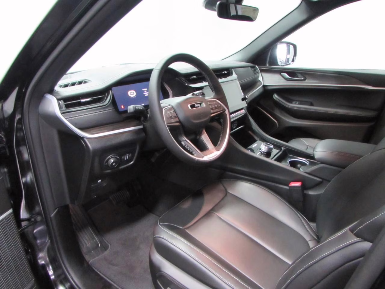 2026 Diamond Black Crystal Pearlcoat Jeep Grand Cherokee L Limited 4X4 SUV