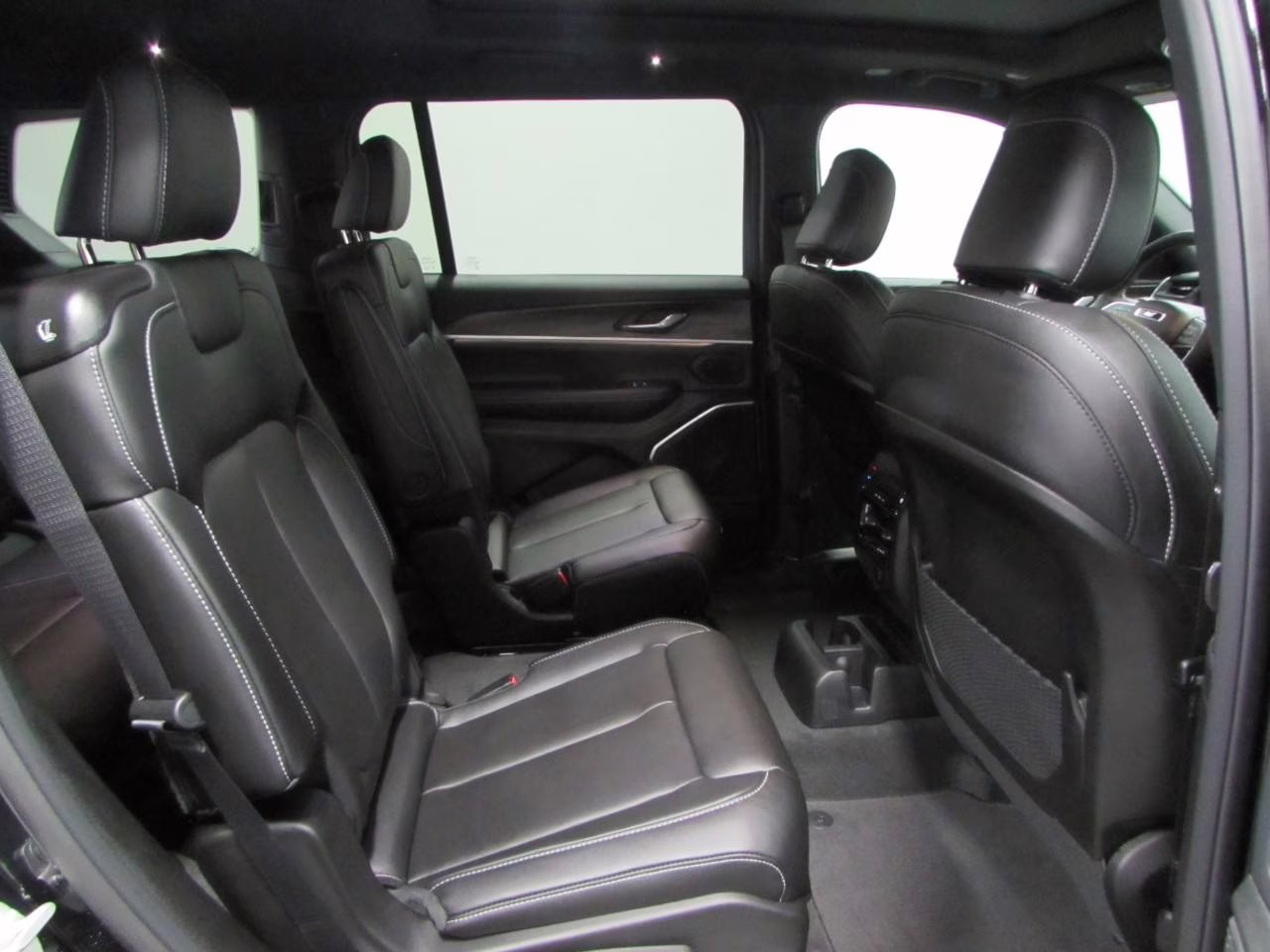 2026 Diamond Black Crystal Pearlcoat Jeep Grand Cherokee L Limited 4X4 SUV