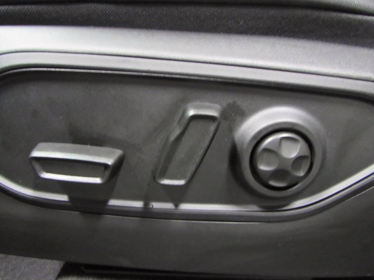 2026 Diamond Black Crystal Pearlcoat Jeep Grand Cherokee L Limited 4X4 SUV