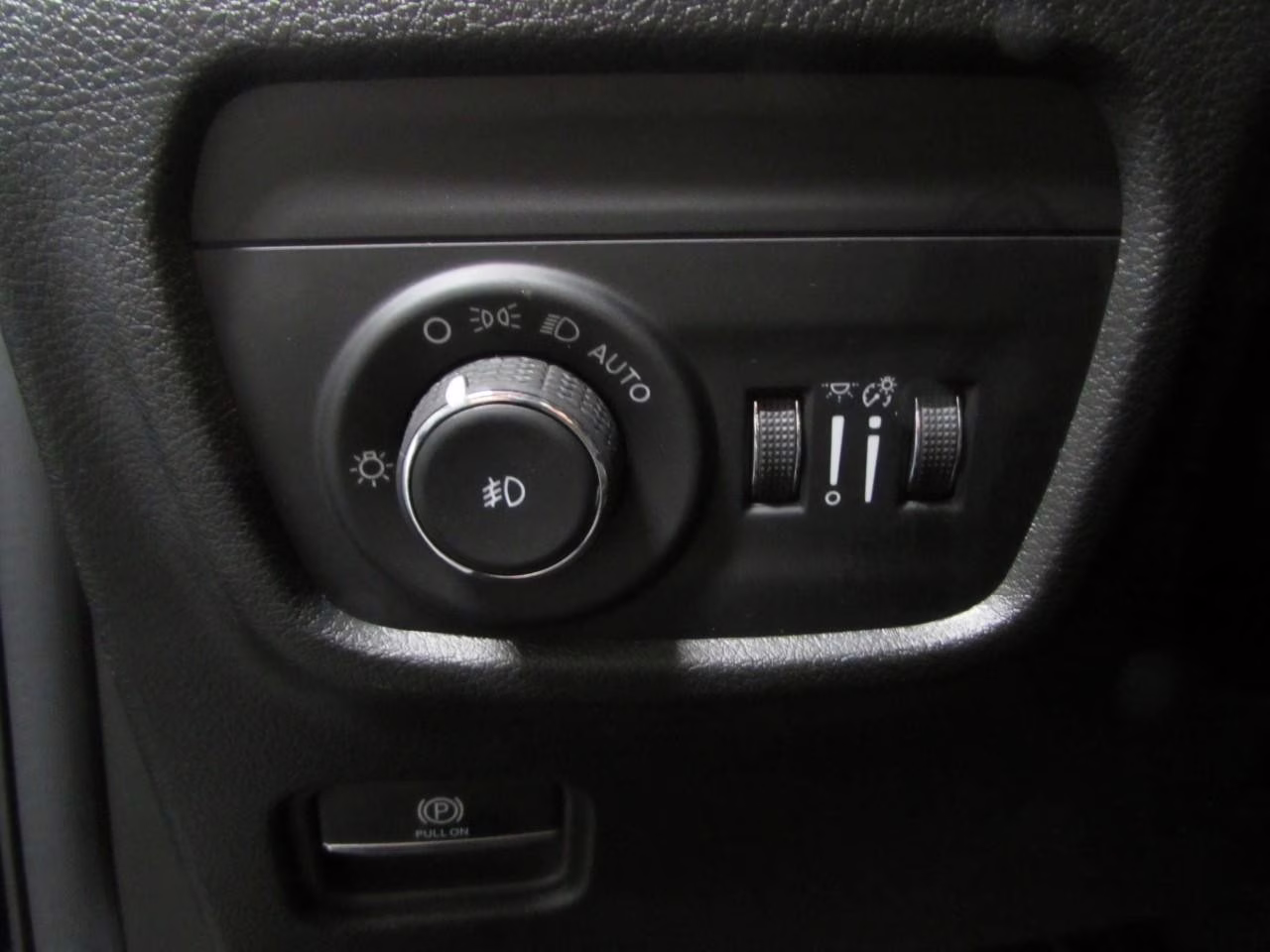 2026 Diamond Black Crystal Pearlcoat Jeep Grand Cherokee L Limited 4X4 SUV