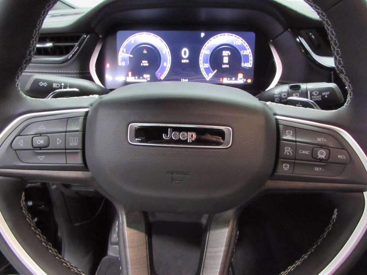 2026 Diamond Black Crystal Pearlcoat Jeep Grand Cherokee L Limited 4X4 SUV