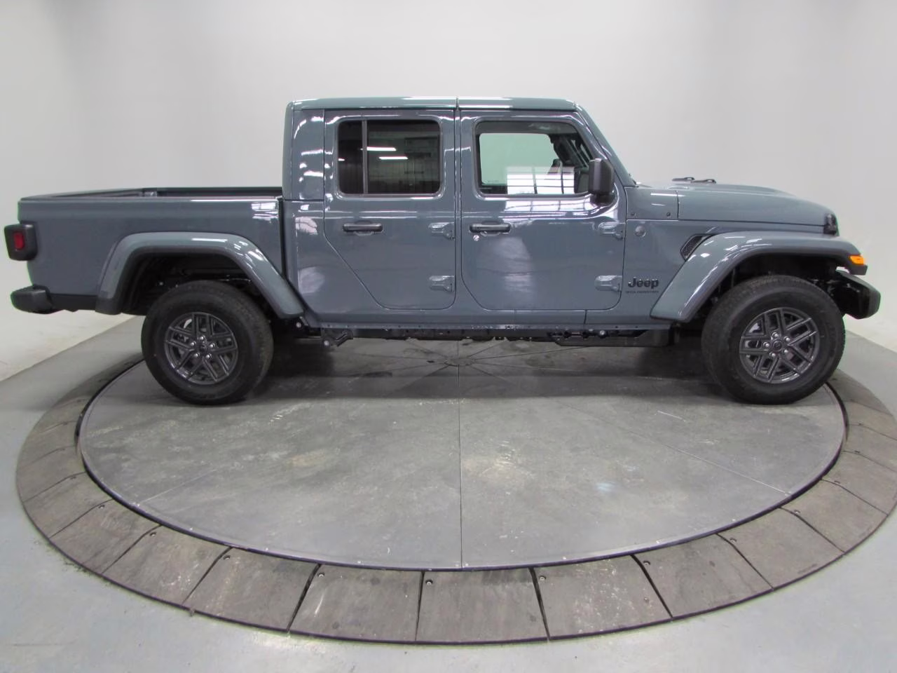 2026 Anvil Clearcoat Jeep Gladiator Sport S 4X4 Truck