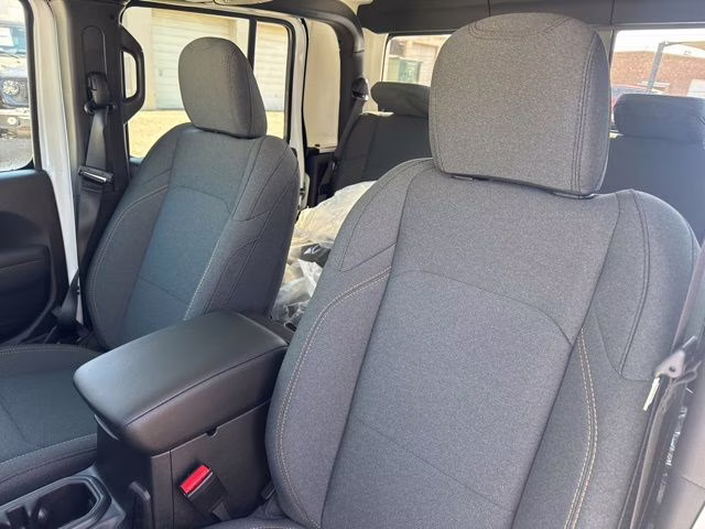 2026 Bright White Clearcoat Jeep Gladiator Willys 4X4 Truck