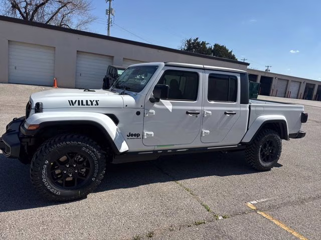 2026 Bright White Clearcoat Jeep Gladiator Willys 4X4 Truck