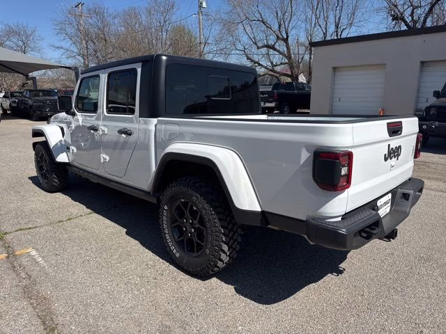 2026 Bright White Clearcoat Jeep Gladiator Willys 4X4 Truck